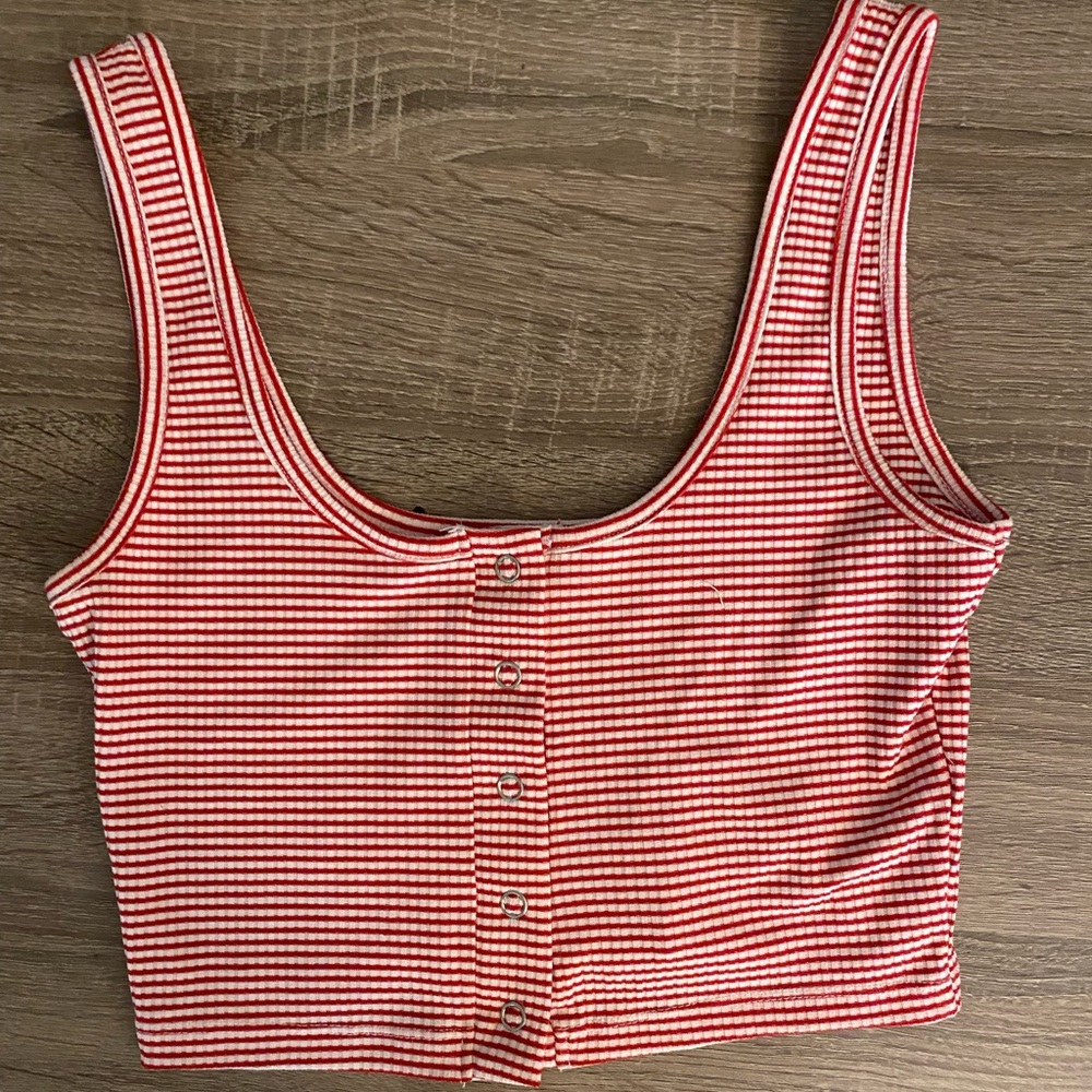 Me to We Women’s Red and White Striped Crop top in Size Small